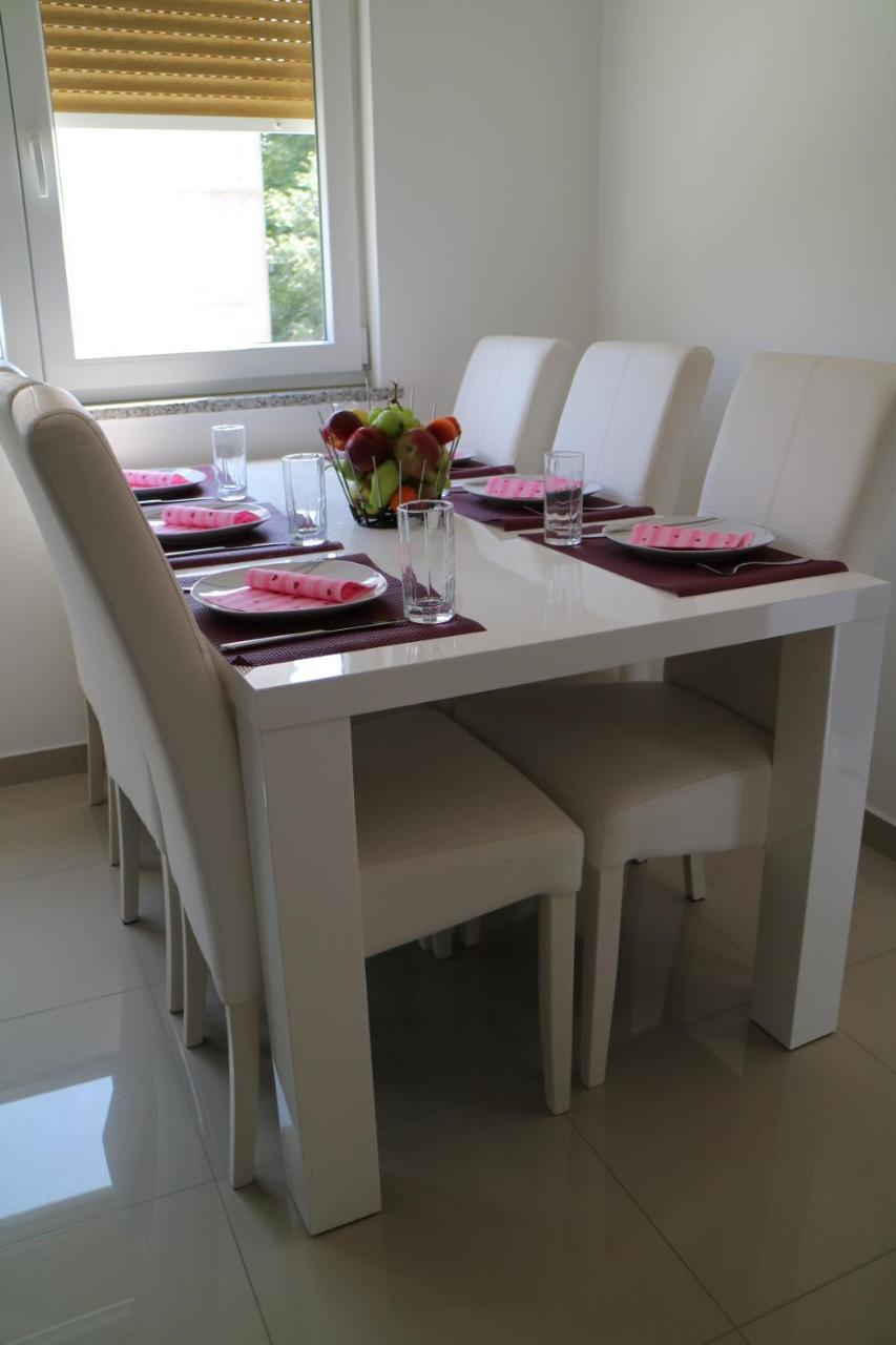 Apartman Mark Apartment Pula Exterior photo